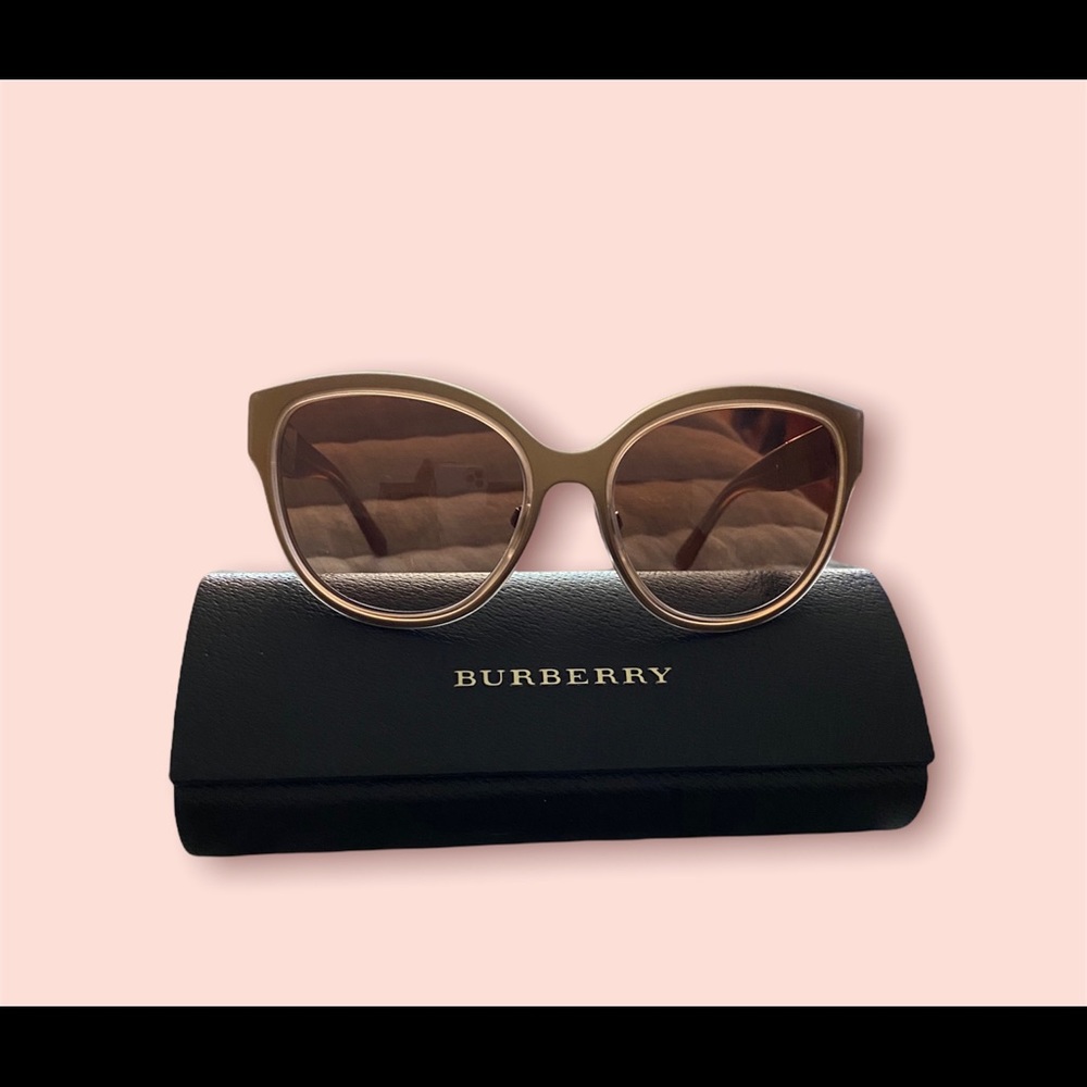 Burberry Brown Gradient Sunglasses Oversized Cat-Eye